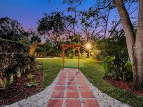 14330 SW 20th St, Davie FL 33325