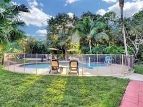 14330 SW 20th St, Davie FL 33325