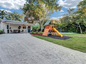 14330 SW 20th St, Davie FL 33325