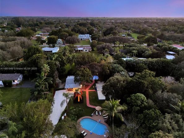 14330 SW 20th St, Davie FL 33325