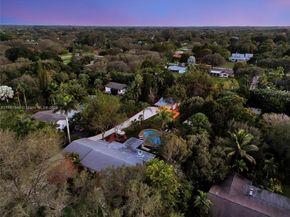 14330 SW 20th St, Davie FL 33325
