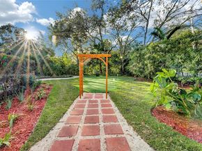 14330 SW 20th St, Davie FL 33325