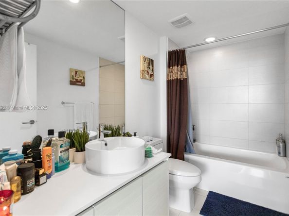 4250 Biscayne Blvd 1418, Miami FL 33137