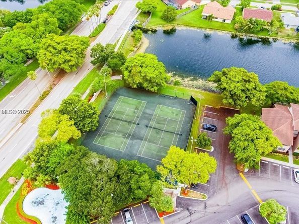 9937 Nob Hill Pl 9937, Sunrise FL 33351