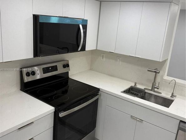 9937 Nob Hill Pl 9937, Sunrise FL 33351