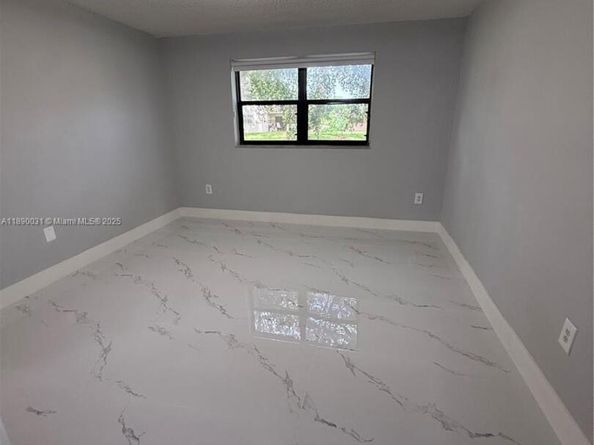 9937 Nob Hill Pl 9937, Sunrise FL 33351