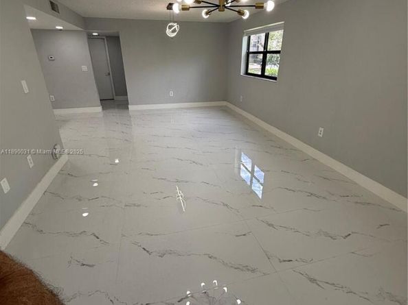 9937 Nob Hill Pl 9937, Sunrise FL 33351