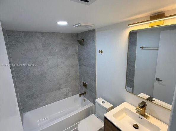 9937 Nob Hill Pl 9937, Sunrise FL 33351