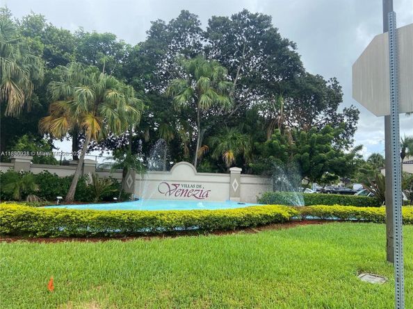 9937 Nob Hill Pl 9937, Sunrise FL 33351