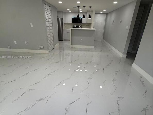 9937 Nob Hill Pl 9937, Sunrise FL 33351