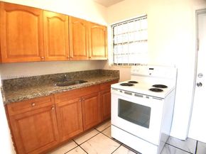 1321 NW 28th St, Miami FL 33142