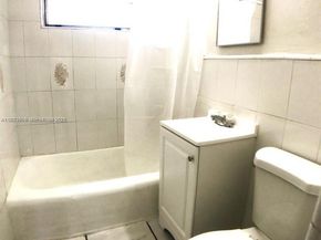 1321 NW 28th St, Miami FL 33142