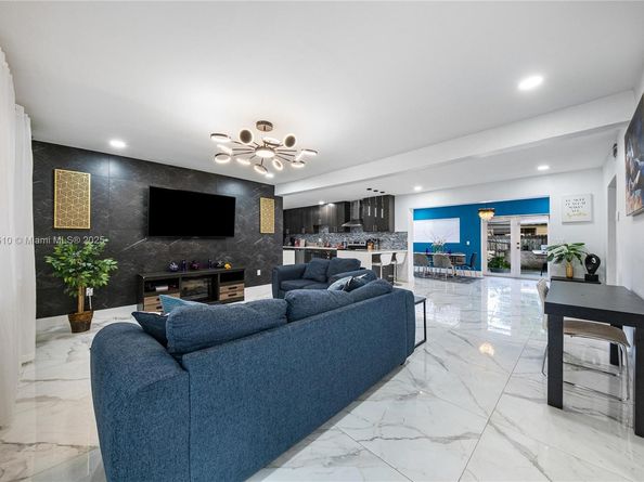 2441 Alcazar Dr, Miramar FL 33023
