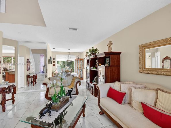 347 NW 153rd Ln, Pembroke Pines FL 33028