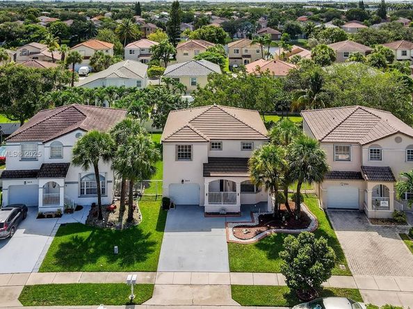 347 NW 153rd Ln, Pembroke Pines FL 33028