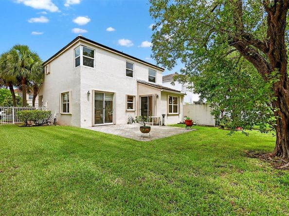 347 NW 153rd Ln, Pembroke Pines FL 33028