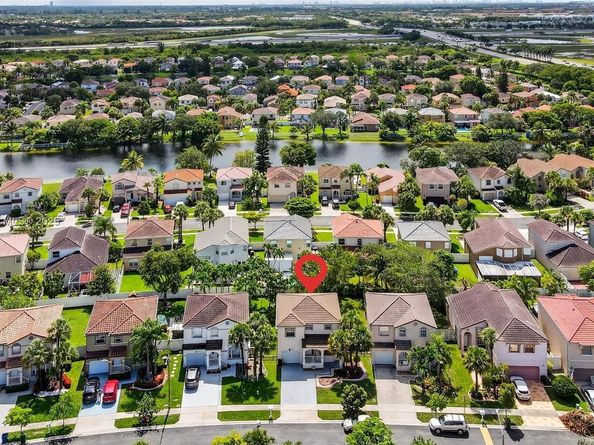 347 NW 153rd Ln, Pembroke Pines FL 33028