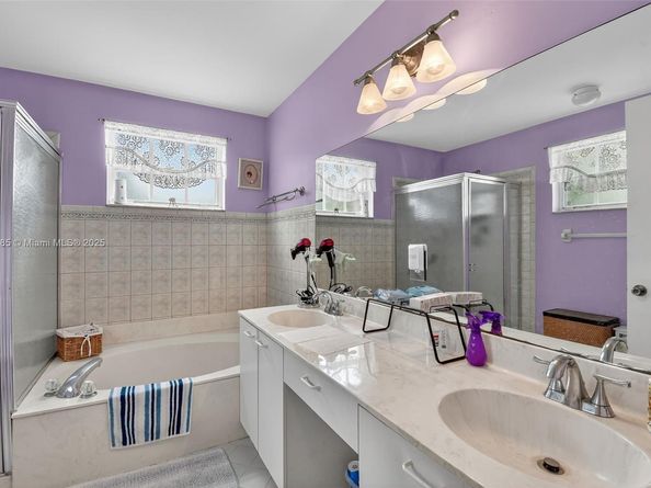347 NW 153rd Ln, Pembroke Pines FL 33028