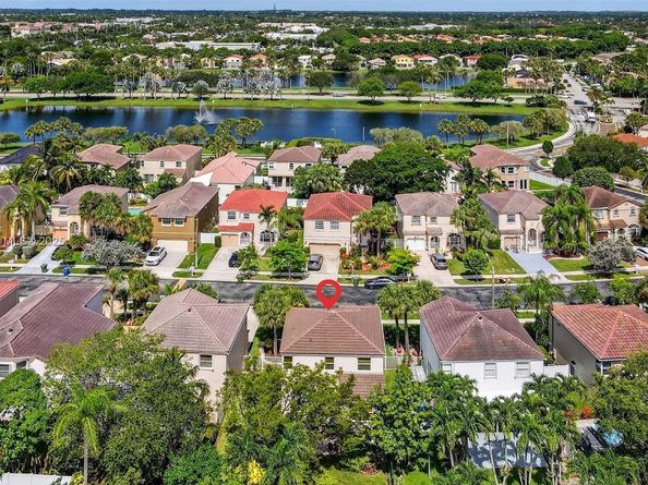 347 NW 153rd Ln, Pembroke Pines FL 33028