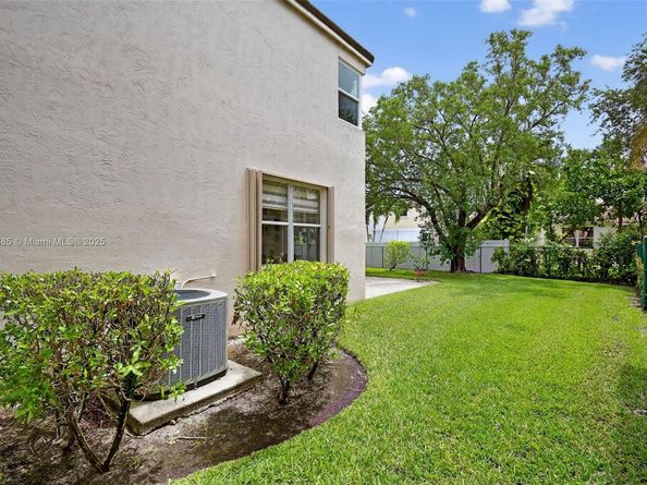 347 NW 153rd Ln, Pembroke Pines FL 33028