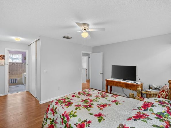 347 NW 153rd Ln, Pembroke Pines FL 33028
