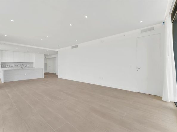700 NE 24th st 1207, Miami FL 33137