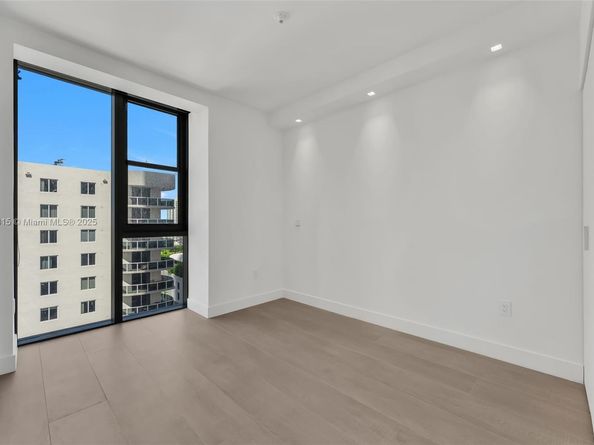 700 NE 24th st 1207, Miami FL 33137