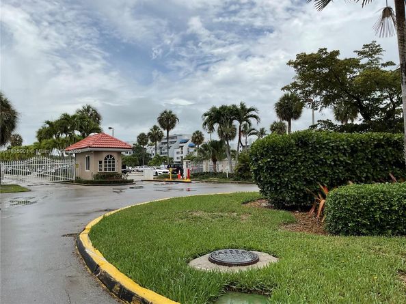 400 Kings Point Dr 623, Sunny Isles Beach FL 33160