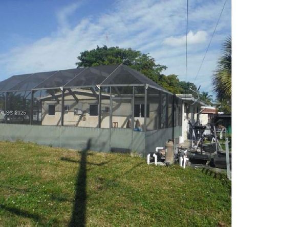 290 NW 193rd St, Miami Gardens FL 33169