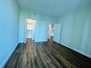 950 Brickell Bay Dr 1905, Miami FL 33131