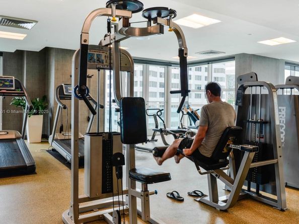 950 Brickell Bay Dr 1905, Miami FL 33131