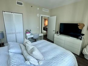 950 Brickell Bay Dr 1905, Miami FL 33131