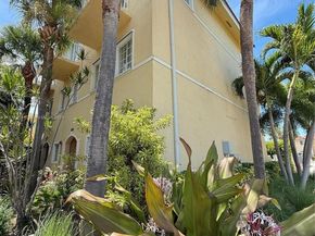2082 NE 167th St 2104, North Miami Beach FL 33162