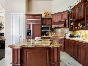 12854 Stonebrook Dr, Davie FL 33330