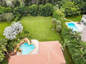 12854 Stonebrook Dr, Davie FL 33330