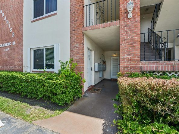 2210 Taylor St 101, Hollywood FL 33020