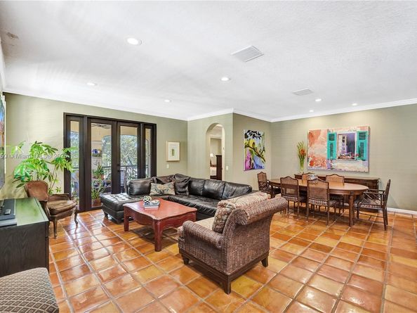 Undisclosed Address #A11857450, Weston FL 33326