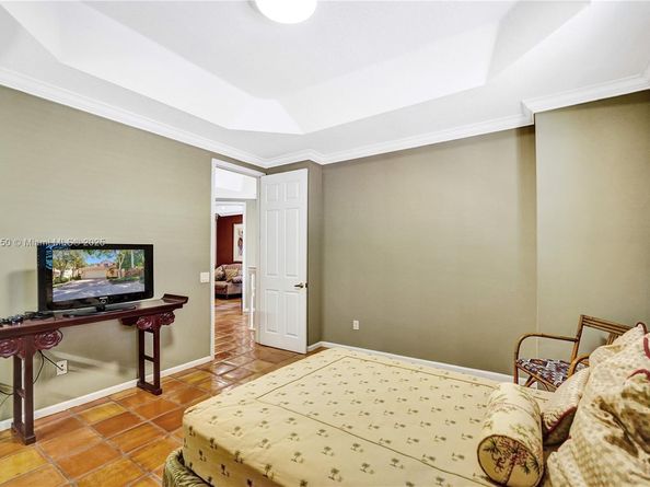 Undisclosed Address #A11857450, Weston FL 33326
