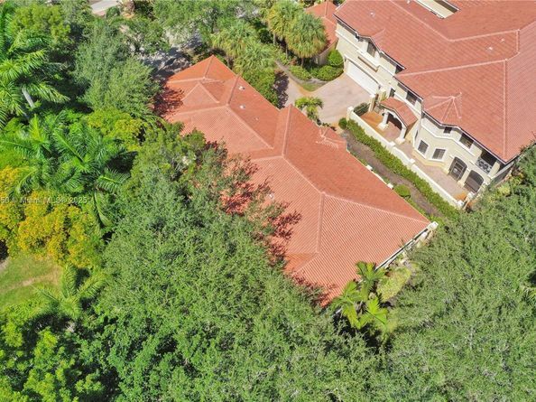 Undisclosed Address #A11857450, Weston FL 33326