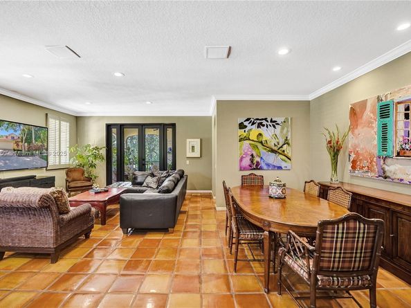 Undisclosed Address #A11857450, Weston FL 33326