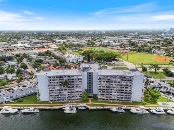 1800 NW 24 ave 1019, Miami FL 33125