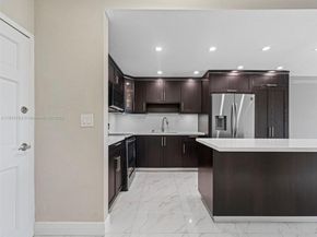 1800 NW 24 ave 1019, Miami FL 33125