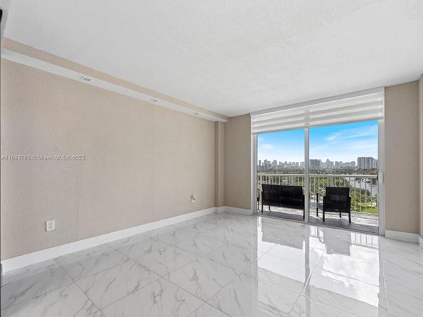 1800 NW 24 ave 1019, Miami FL 33125