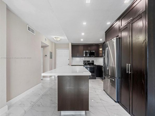 1800 NW 24 ave 1019, Miami FL 33125