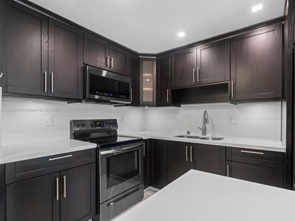 1800 NW 24 ave 1019, Miami FL 33125