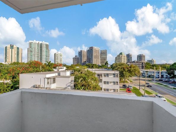 3051 SW 27th Ave 402, Miami FL 33133