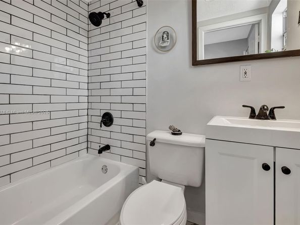 3051 SW 27th Ave 402, Miami FL 33133