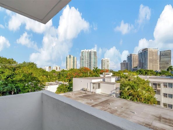 3051 SW 27th Ave 402, Miami FL 33133