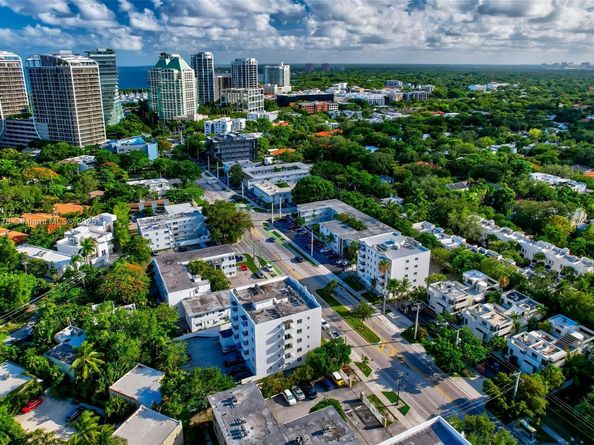 3051 SW 27th Ave 402, Miami FL 33133