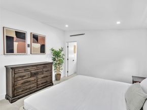 221 NE 4th St, Hallandale Beach FL 33009